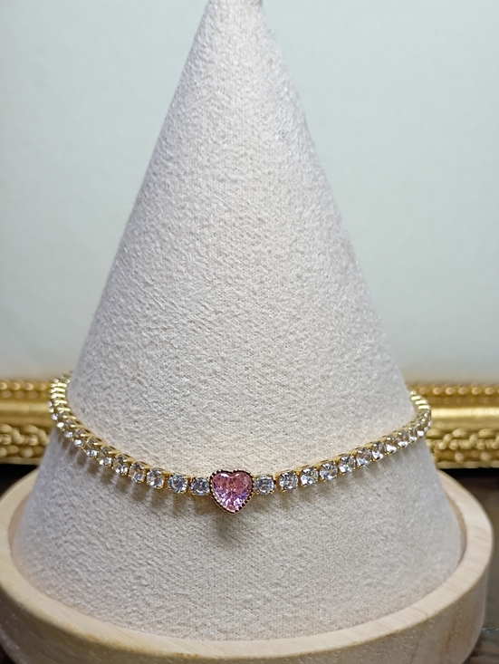 Jewelry - New Gold Plated Tennis Bracelet with Pink Heart Center 🚨